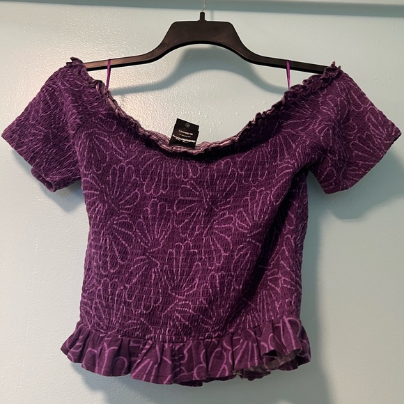 Hot Topic Her Universe Destination Disney Little Mermaid Ariel Smocked Shell Top - Picture 5 of 9